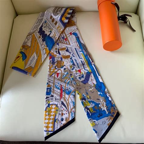 Rare Hermès Le Grand Prix du Faubourg Maxi Twilly Scarf